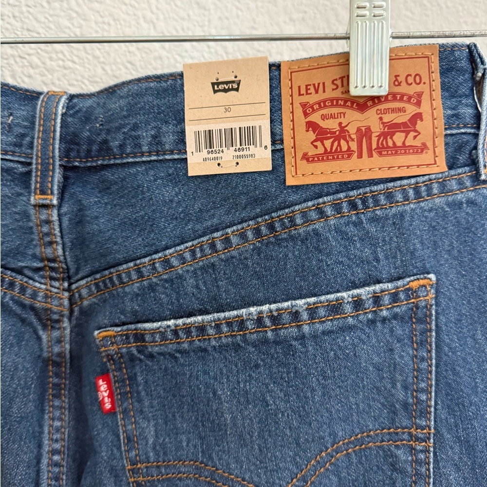 Levi's Men's Dark Blue Straight Leg Jeans with Red Tab
